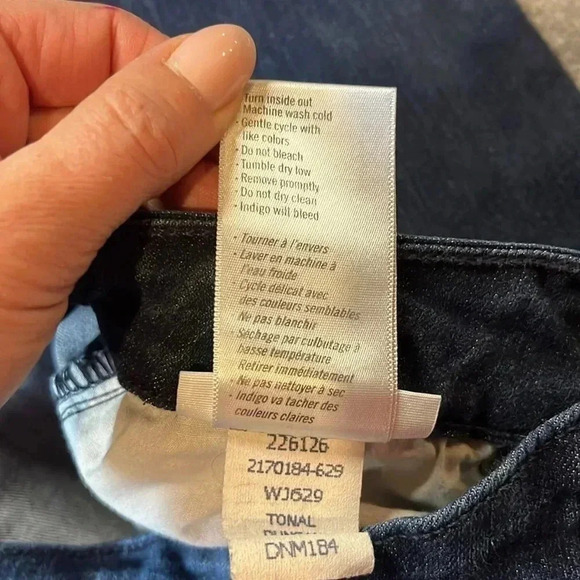 PAIGE Kyle Crop, Dark Wash. Size 26. - Picture 10 of 11